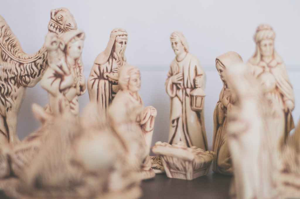 Christmas in Protestant & Catholic Traditions: Similarities &&nbsp;Differences